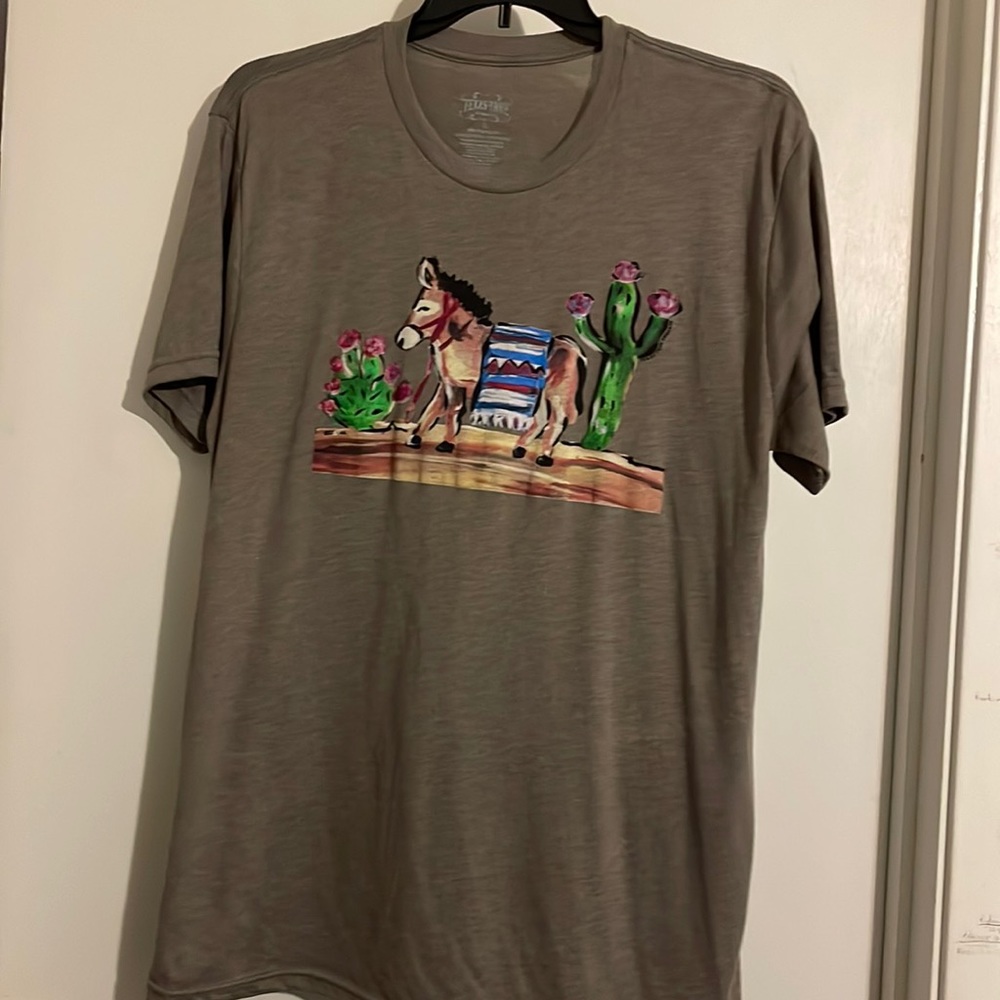 Super cute donkey T-shirt it is a brown color size xl